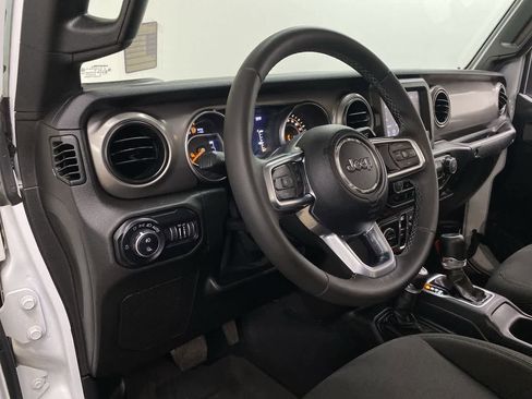 Used 2020 Jeep Gladiator Sport w/ Quick Order Package 24S AWD/4WD image 2
