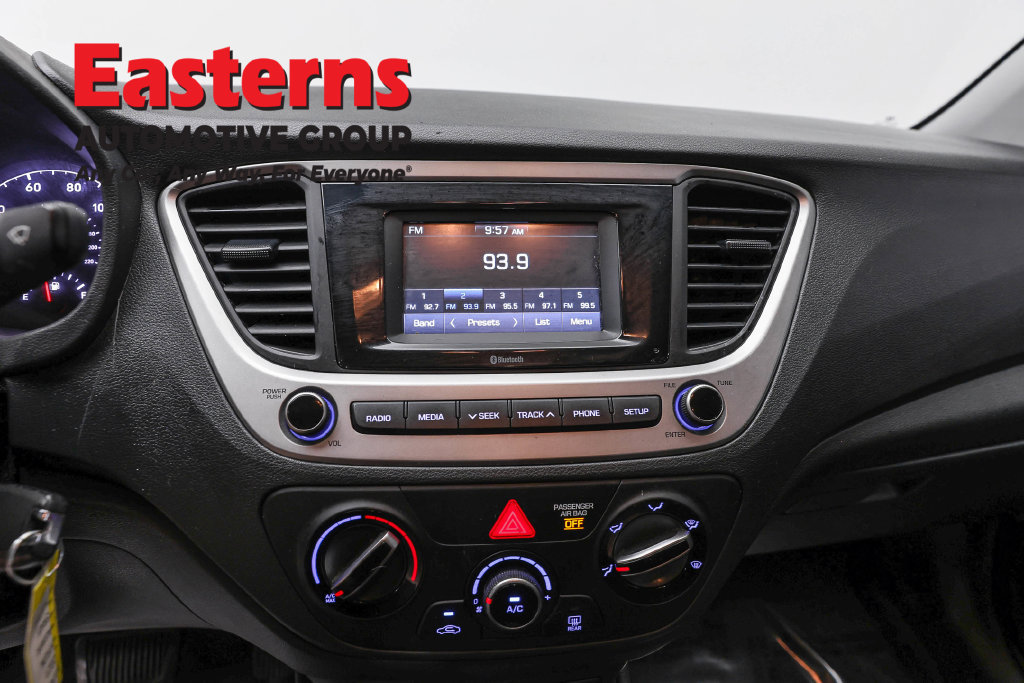 Used 2021 Hyundai Accent SE FWD image 12