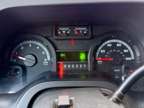 Used 2011 Ford E-450 and Econoline 450 Super Duty image 21