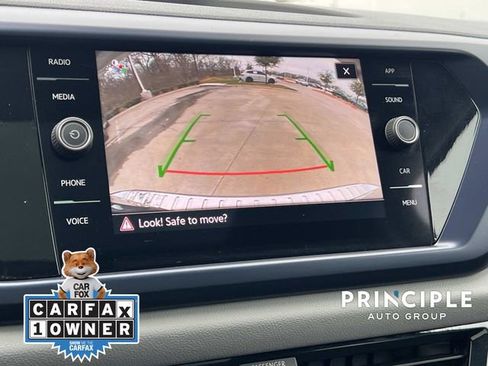 Used 2023 Volkswagen Taos SE w/ Panoramic Sunroof Package image 23