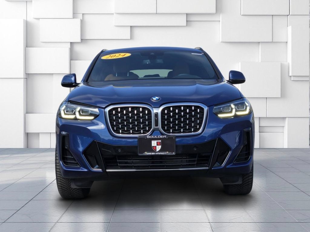 Used 2024 BMW X4 xDrive30i w/ Premium Package AWD/4WD image 2