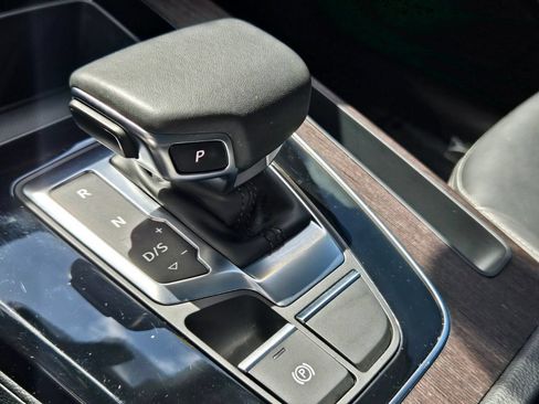 Used 2023 Audi Q5 2.0T Premium w/ Convenience Package AWD/4WD image 21