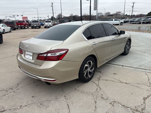 Used 2017 Honda Accord LX image 6