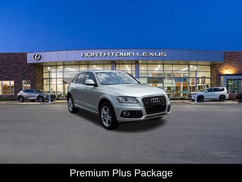 Used 2017 Audi Q5 2.0T Premium Plus w/ Technology Package AWD/4WD image 4
