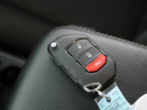 Used 2023 Jeep Gladiator Overland image 18