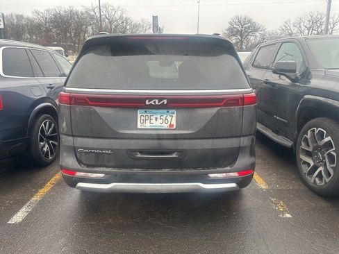 Used 2022 Kia Carnival SX Prestige image 16