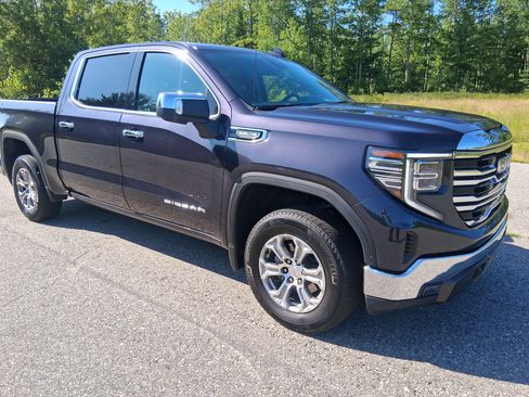 Used 2025 GMC Sierra 1500 SLT AWD/4WD image 3