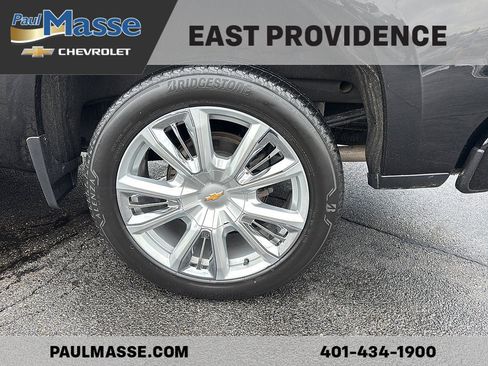 Used 2023 Chevrolet Silverado 1500 High Country w/ High Country Premium Package AWD/4WD image 9