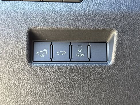 Used 2025 Lexus GX 550 image 37