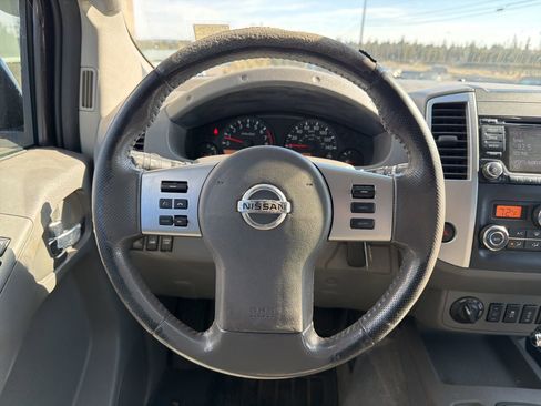 Used 2017 Nissan Frontier SV w/ SV Value Truck Package AWD/4WD image 11