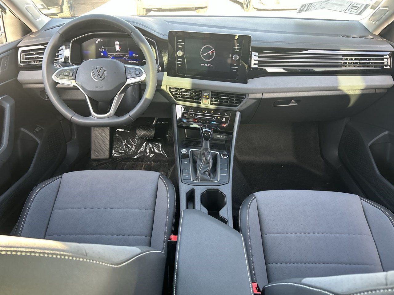 New 2027 Volkswagen Jetta SE FWD image 11