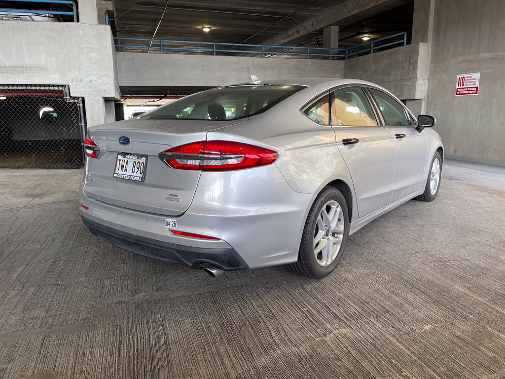 Used 2019 Ford Fusion SE FWD image 3
