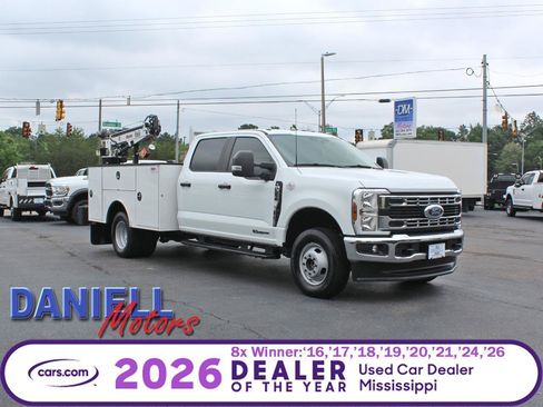 Used 2025 Ford F350 XL w/ XL Chrome Package AWD/4WD image 1