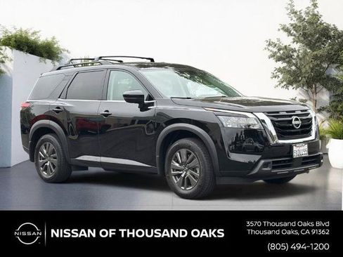 Certified 2024 Nissan Pathfinder SV w/ SV Premium Package FWD image 1