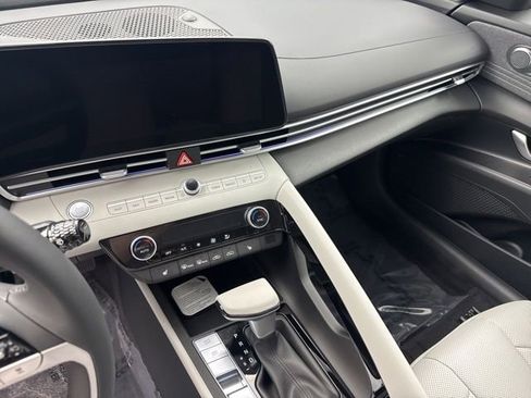 New 2026 Hyundai Elantra Limited FWD image 11
