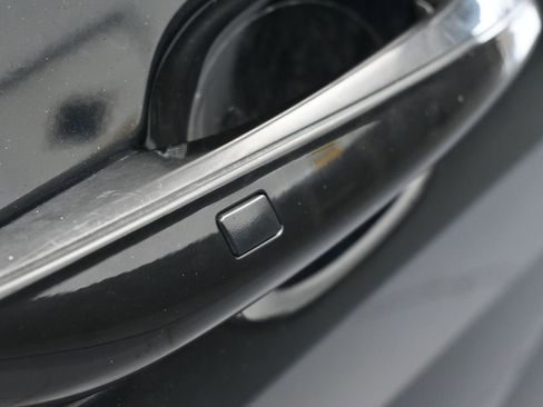 Used 2023 Hyundai Elantra SEL image 39