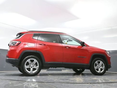 Used 2024 Jeep Compass Latitude image 47