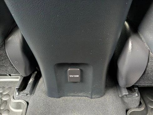 Used 2019 Toyota Prius Prime Premium image 18