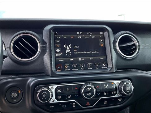 Used 2022 Jeep Wrangler Unlimited Sahara w/ Cold Weather Group AWD/4WD image 29