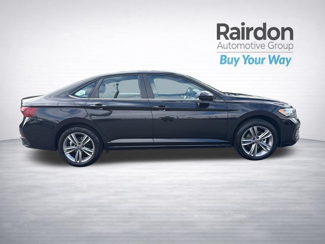 Used 2024 Volkswagen Jetta SE FWD image 8