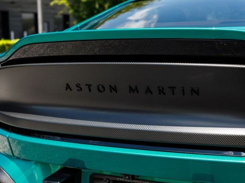 Used 2025 Aston Martin Vanquish RWD image 37