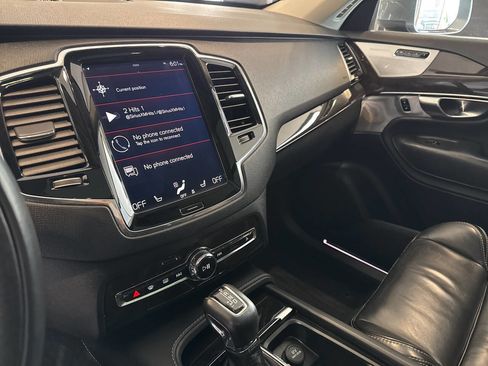 Used 2018 Volvo XC90 T6 Momentum w/ Convenience Package image 24