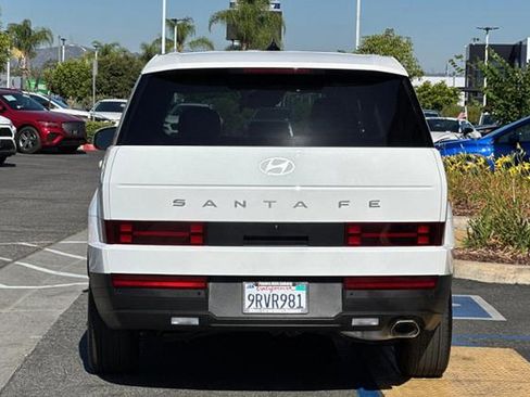 Used 2025 Hyundai Santa Fe SE FWD image 5