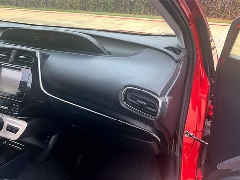 Used 2017 Toyota Prius Four FWD image 21