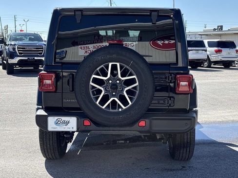 New 2026 Jeep Wrangler Unlimited Sahara AWD/4WD image 4