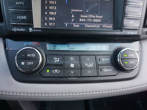 Used 2018 Toyota RAV4 XLE FWD image 11