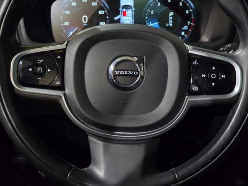 Used 2022 Volvo XC90 T6 Momentum w/ Advanced Package image 25