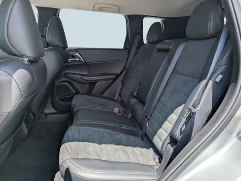 Used 2024 Mitsubishi Outlander SE FWD image 15