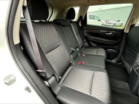 Used 2019 Nissan Rogue SV FWD image 20