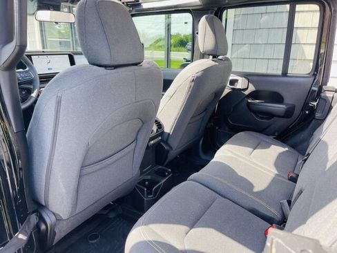 Used 2024 Jeep Wrangler Unlimited Sport AWD/4WD image 16