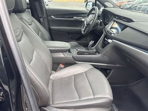 Certified 2024 Cadillac XT5 Premium Luxury w/ LPO, Floor Liner Package AWD/4WD image 29