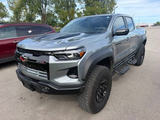 Used 2024 Chevrolet Colorado ZR2 w/ ZR2 Bison Edition AWD/4WD image 3