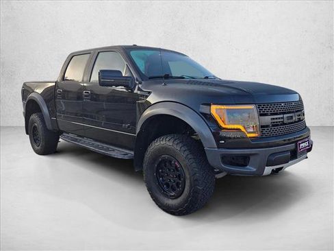 Used 2014 Ford F150 Raptor w/ Equipment Group 801A Luxury image 3