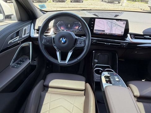 Used 2025 BMW X2 xDrive28i w/ Premium Package AWD/4WD image 23