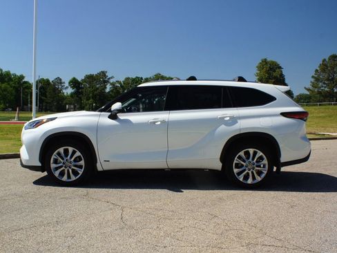 Used 2023 Toyota Highlander Limited image 13