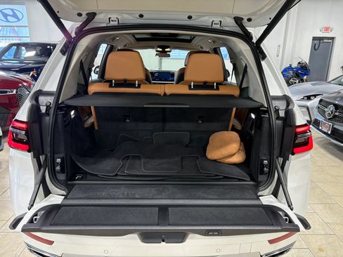 Used 2023 BMW X7 xDrive40i w/ Premium Package AWD/4WD image 39