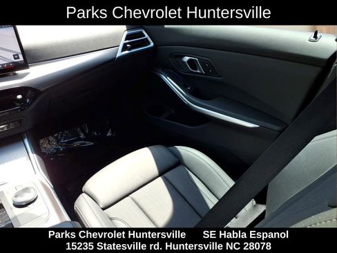 Used 2025 BMW 330i xDrive Sedan AWD/4WD image 25