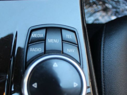 Used 2015 BMW 528i Sedan RWD image 25