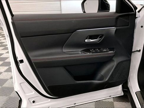 New 2026 Nissan Kicks SR w/ SR Premium Package AWD/4WD image 31