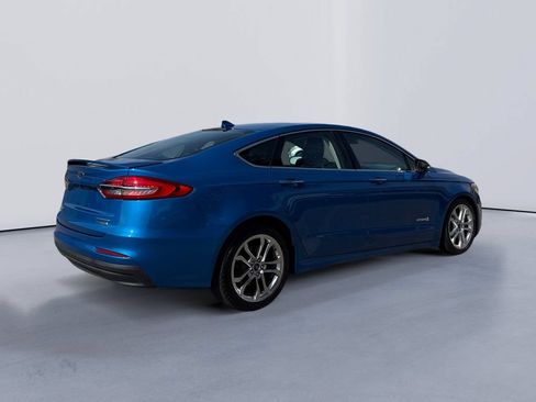 Used 2019 Ford Fusion Titanium FWD image 3