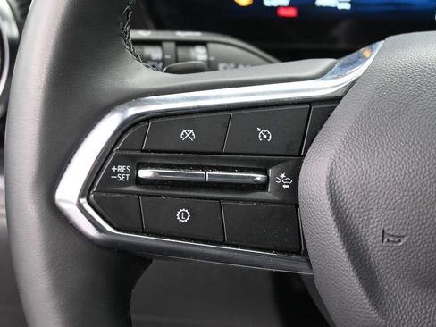 Used 2025 Chevrolet Equinox LT AWD/4WD image 37