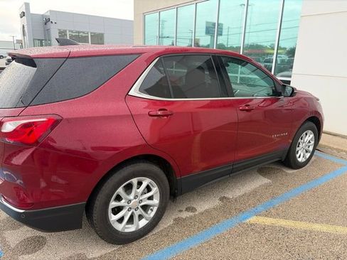 Used 2018 Chevrolet Equinox LT FWD image 3