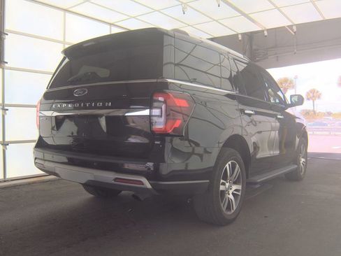 Used 2024 Ford Expedition Limited RWD image 2