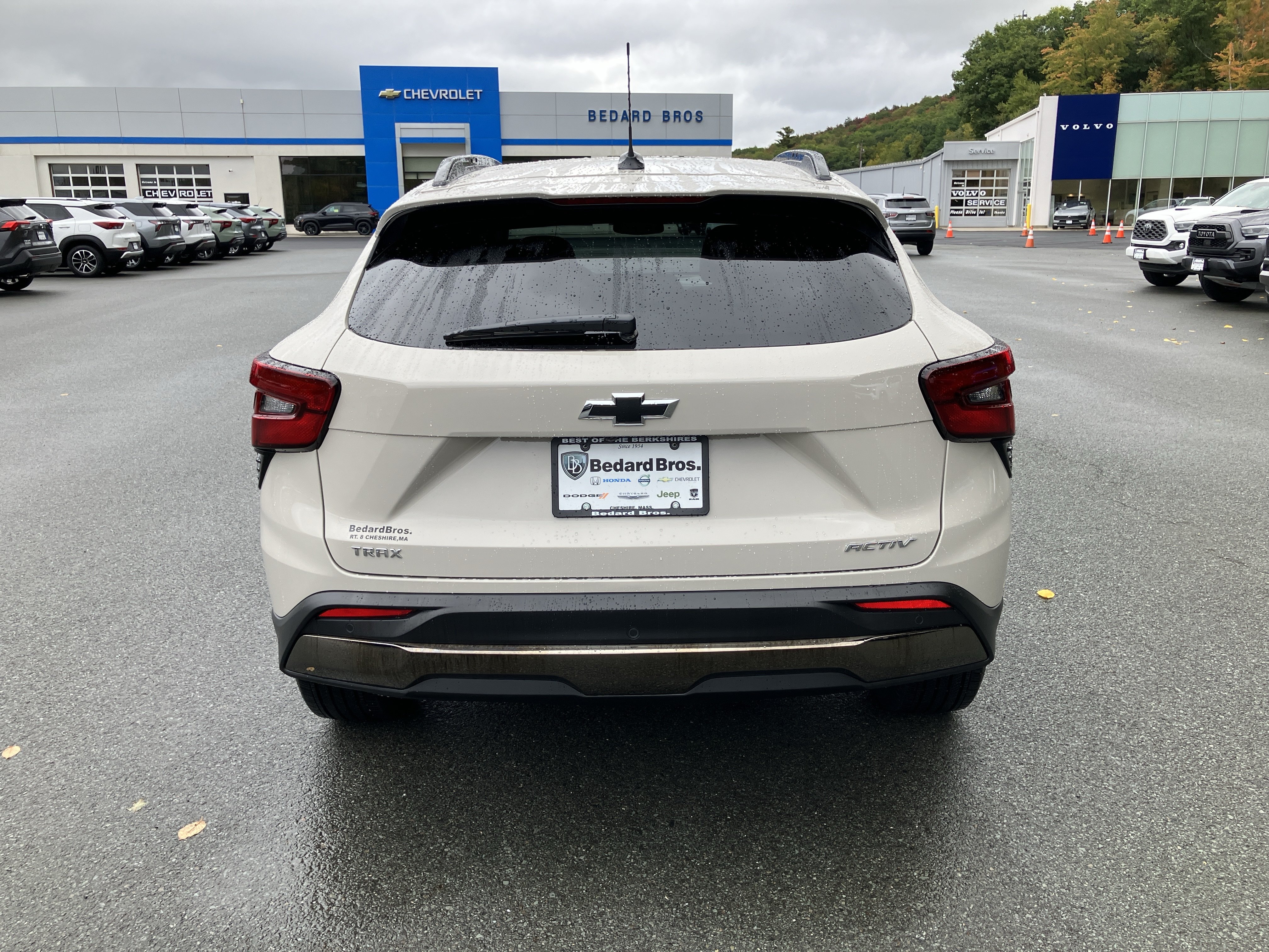 Used 2026 Chevrolet Trax ACTIV w/ Sunroof Package FWD image 25
