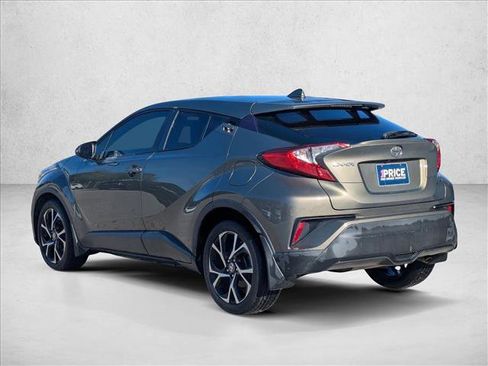 Used 2021 Toyota C-HR XLE image 7