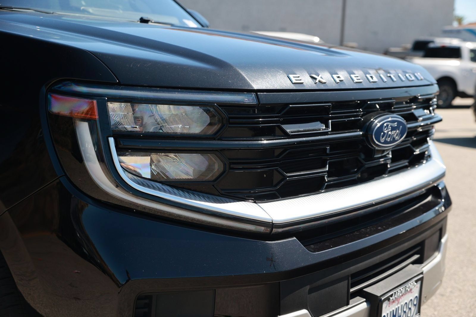 Used 2025 Ford Expedition Platinum w/ Driver's Package AWD/4WD image 9